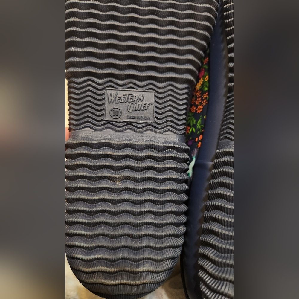 Floral Slip-On Garden Shoes - Multicolor - Picture 3 of 5